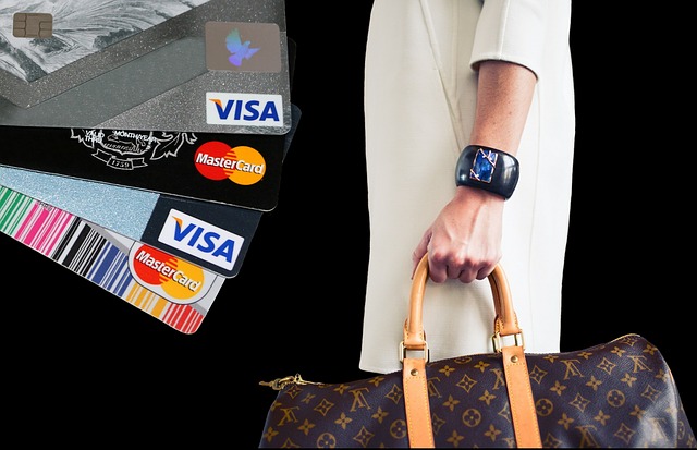 nakupování a kreditní karty.jpg